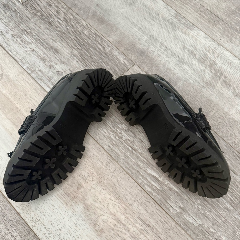 Bruno Magli Black Patent Leather Lana Fringe Loafer (Women) Brand New!!! Size 6 - Picture 6 of 7